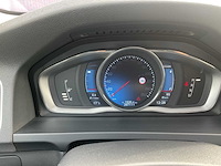 2013 - volvo - v60 - 2.4 d6 awd pl.i.pu.l - personenauto - afbeelding 19 van  28
