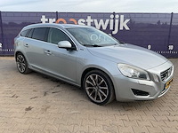 2013 - volvo - v60 - 2.4 d6 awd pl.i.pu.l - personenauto - afbeelding 12 van  28