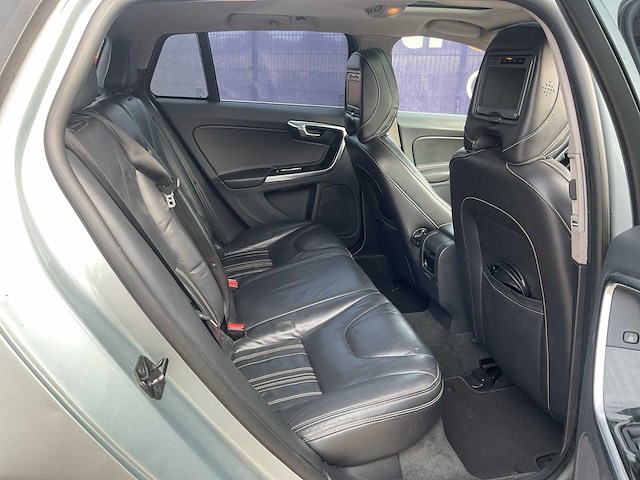 2013 - volvo - v60 - 2.4 d6 awd pl.i.pu.l - personenauto - afbeelding 28 van  28