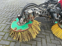 2013 aebi schmidt fmh2500 zelfrijdende veegmachine - afbeelding 6 van  21