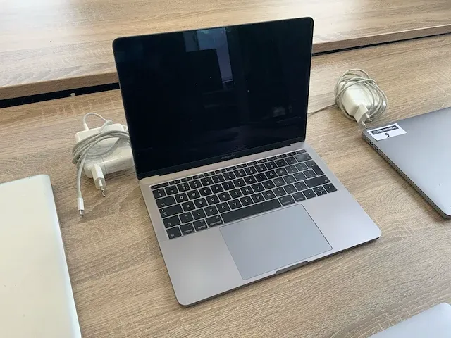 2013 apple macbook pro 13" a1708 laptop - afbeelding 1 van  8
