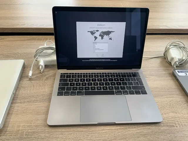 2013 apple macbook pro 13" a1708 laptop - afbeelding 2 van  8