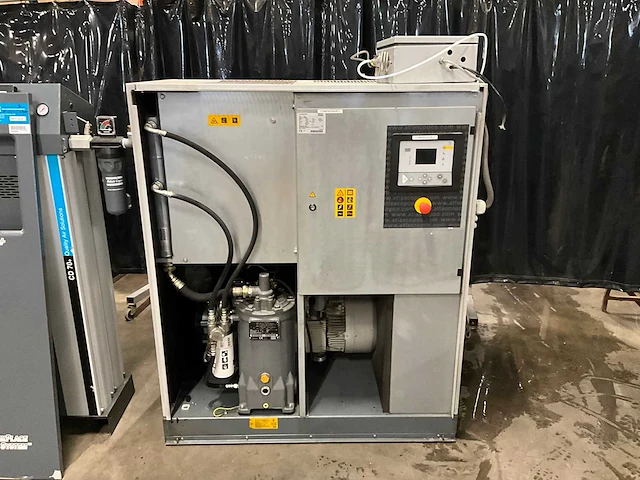 2013 atlas copco ga18+ / cd70+ schroefcompressor met luchtdroger - afbeelding 15 van  19