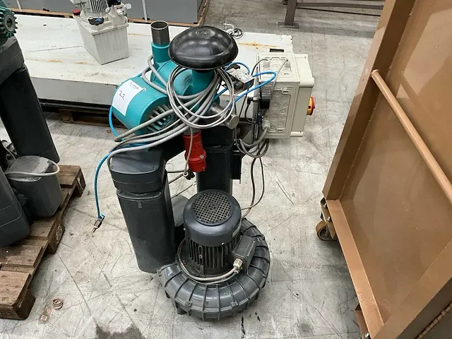 2013 becker sv 5.690/2-510 vacuümpomp - afbeelding 1 van  5