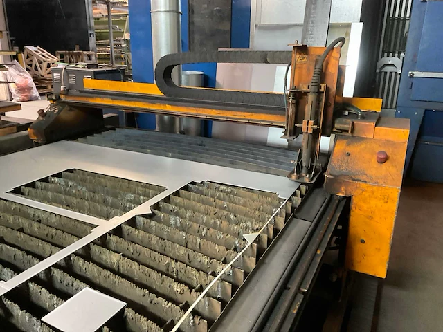 2013 carbonini plasmasnijmachine - afbeelding 4 van  8