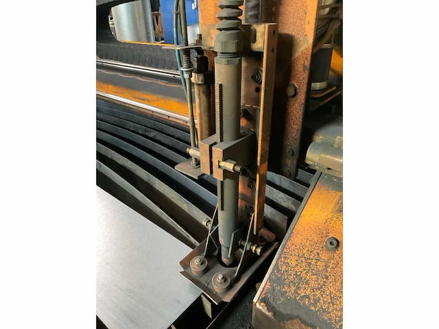2013 carbonini plasmasnijmachine - afbeelding 5 van  8