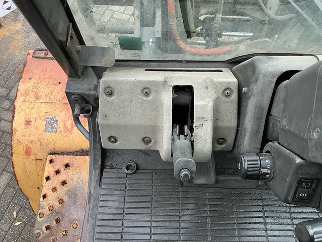2013 caterpillar dp80n vorkheftruck - afbeelding 18 van  26