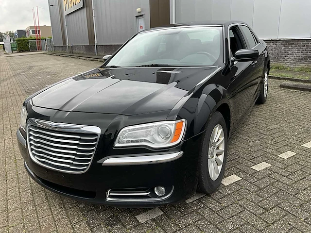 2013 chrysler 300 c personenauto - afbeelding 1 van  27