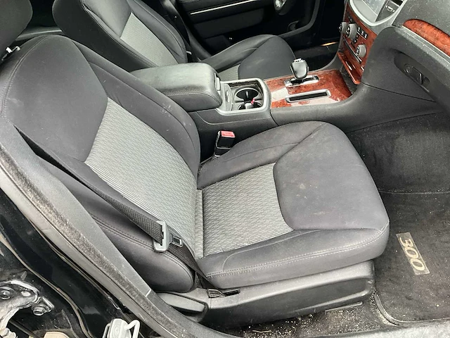 2013 chrysler 300 c personenauto - afbeelding 14 van  27