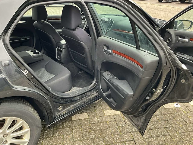 2013 chrysler 300 c personenauto - afbeelding 15 van  27