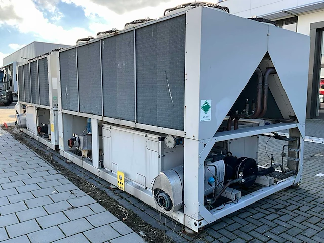 2013 daikin ewad300d-xr007 koelinstallatie - afbeelding 17 van  21