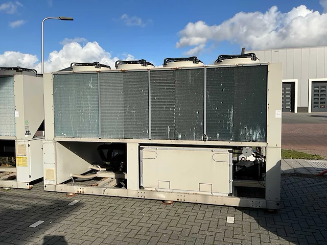 2013 daikin ewad300d-xr007 koelinstallatie - afbeelding 1 van  19