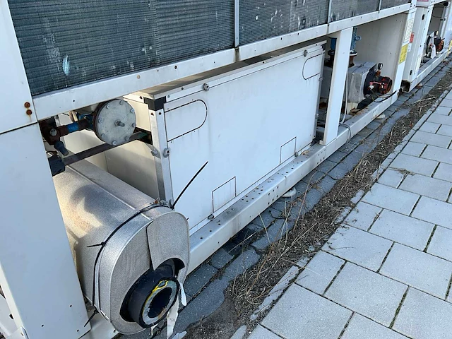 2013 daikin ewad300d-xr007 koelinstallatie - afbeelding 17 van  19