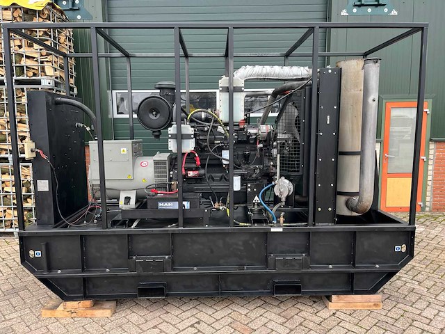 2013 doosan g 150 kva stroomgenerator - afbeelding 1 van  14