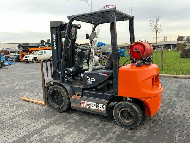 2013 doosan g30p-5 vorkheftruck - afbeelding 23 van  26