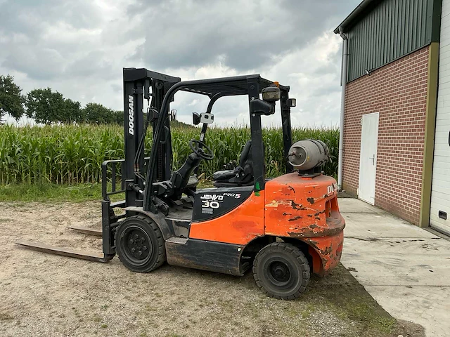 2013 doosan lp / g30e-5 vorkheftruck - afbeelding 33 van  38