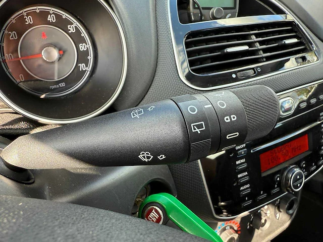 2013 fiat punto evo personenauto - afbeelding 2 van  14