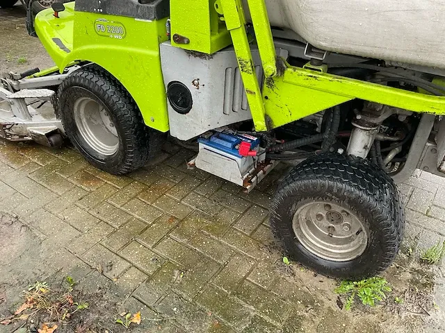 2013 grill fd 2200 4wd zitmaaier - afbeelding 10 van  18