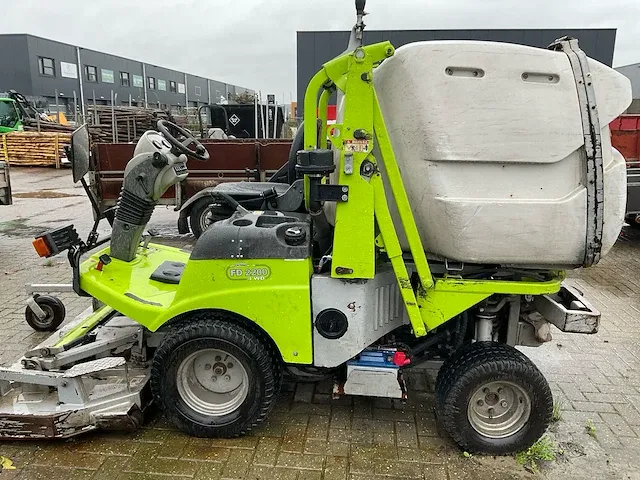 2013 grill fd 2200 4wd zitmaaier - afbeelding 16 van  18