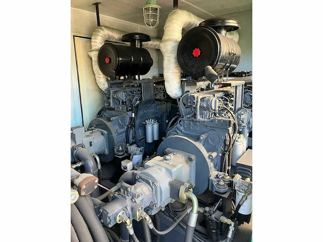 2013 grondpomp met hydraulische powerpack / engine 2 x deutz tcd 2015 v6 - afbeelding 18 van  20