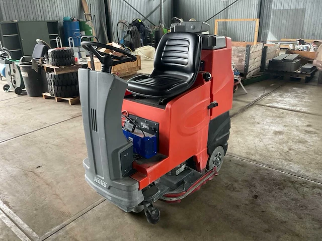 2013 hako hakomatic b100r zelfrijdende schrob- zuigmachine - afbeelding 1 van  21
