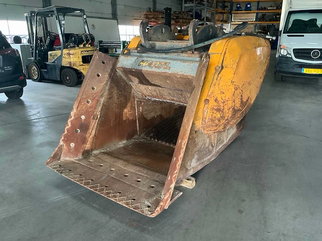 2013 hartl hbc950 brekerbak - afbeelding 1 van  9