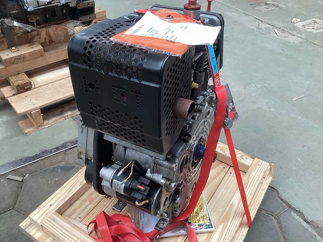 2013 hatz 1b50u-9 benzinemotor - afbeelding 2 van  5