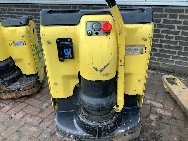 2013 hyster p1.6 elektrische palletwagen - afbeelding 2 van  6