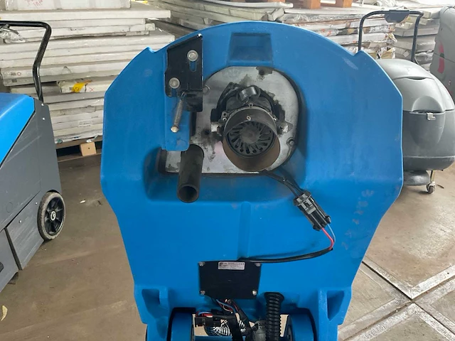 2013 ipc s70bt70 schrob- zuigmachine - afbeelding 4 van  13