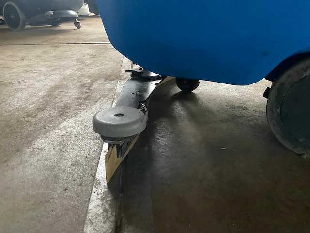 2013 ipc s70bt70 schrob- zuigmachine - afbeelding 11 van  13