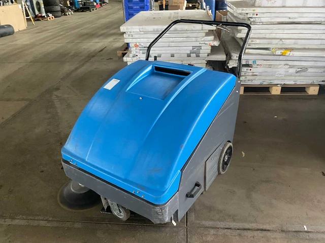 2013 isao pb70et veegmachine zelfrijdend - afbeelding 1 van  11
