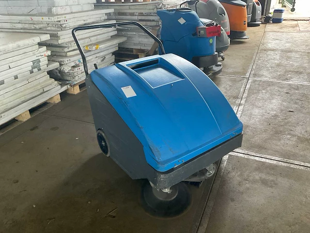2013 isao pb70et veegmachine zelfrijdend - afbeelding 4 van  11
