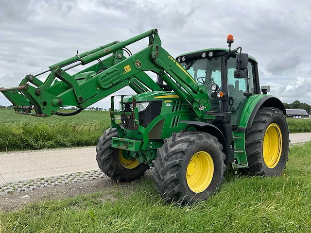 2013 john deere 6130m vierwielaangedreven landbouwtractor met voorlader - afbeelding 1 van  43