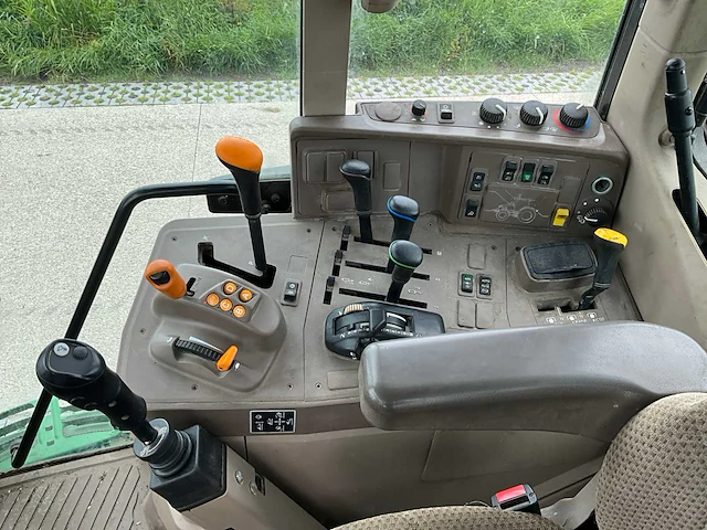 2013 john deere 6130m vierwielaangedreven landbouwtractor met voorlader - afbeelding 27 van  43