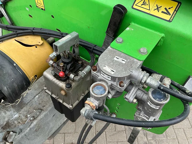 2013 joskin tornado 3 t5516/16v akker- en graslandbemester - afbeelding 3 van  29