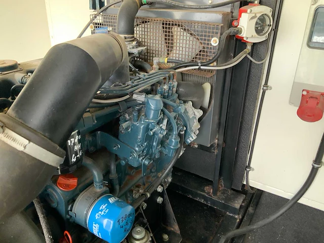 2013 kubota v3300 noodstroomaggregaat - afbeelding 4 van  32