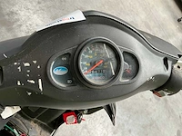 2013 kymco agility 45km/u brommer - afbeelding 12 van  13