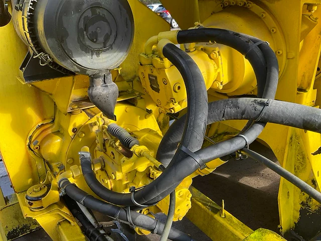 2013 liebherr htm 7045 truck betonmixer - afbeelding 2 van  18