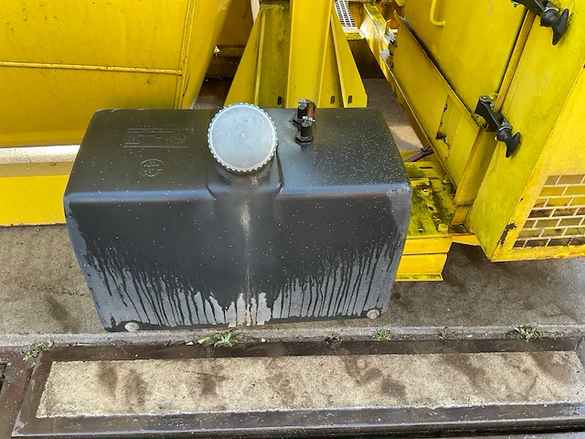 2013 liebherr htm 7045 truck betonmixer - afbeelding 4 van  18