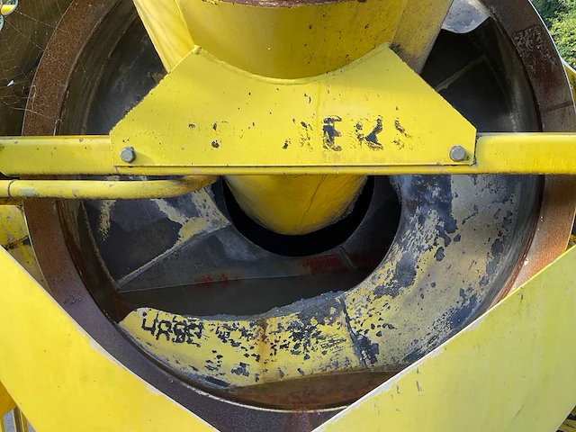 2013 liebherr htm 7045 truck betonmixer - afbeelding 6 van  18