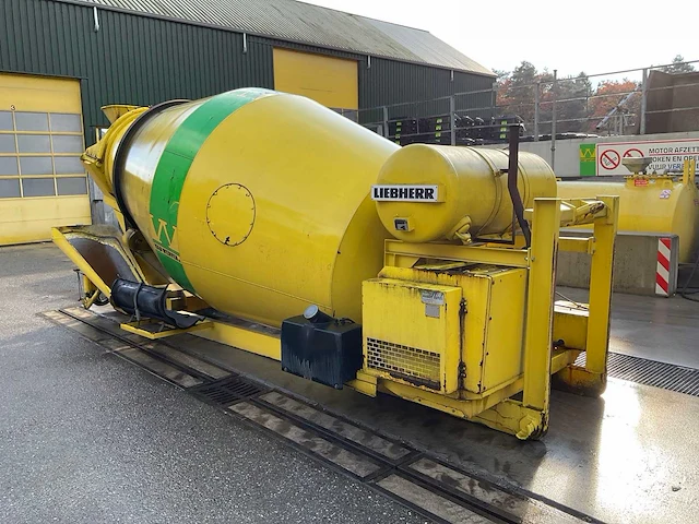 2013 liebherr htm 7045 truck betonmixer - afbeelding 12 van  18