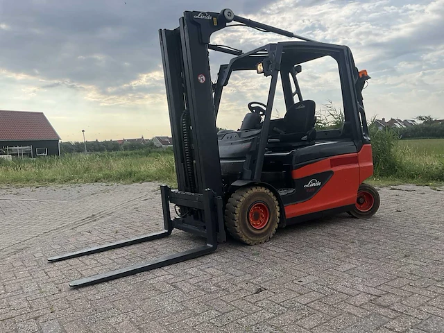 2013 linde e25l-01 vorkheftruck - afbeelding 1 van  17