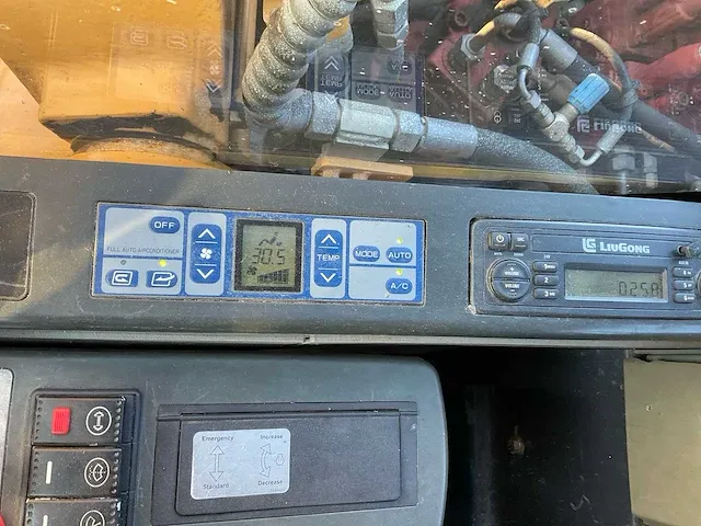 2013 liugong clg915d rupsgraafmachine - afbeelding 9 van  20