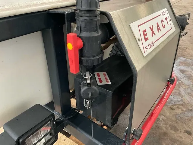 2013 mbtechniek exact f-1200 doseerunit voor vloeibare kunstmest - afbeelding 7 van  8