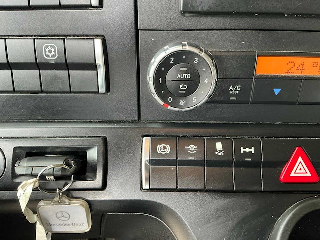2013 mercedes-benz actros 2542 geconditioneerde vrachtwagen - afbeelding 24 van  36