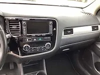 2013 mitsubishi outlander 2.0 phev instyle personenauto - afbeelding 2 van  30