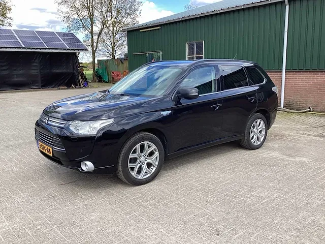 2013 mitsubishi outlander 2.0 phev instyle personenauto - afbeelding 1 van  30