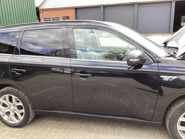 2013 mitsubishi outlander 2.0 phev instyle personenauto - afbeelding 15 van  30