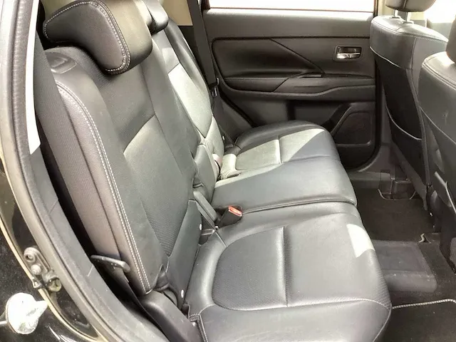 2013 mitsubishi outlander 2.0 phev instyle personenauto - afbeelding 18 van  30