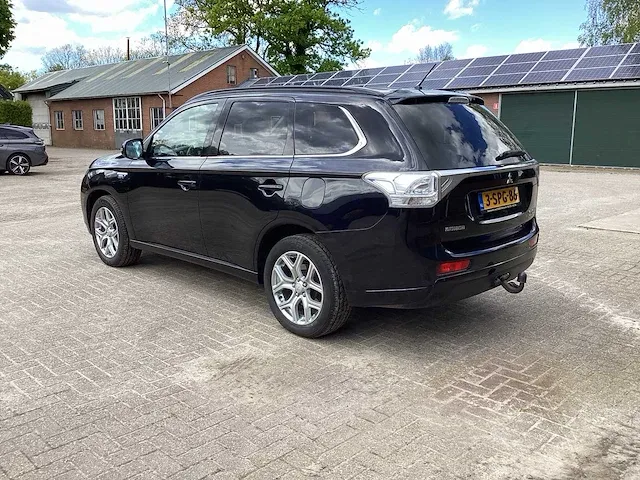 2013 mitsubishi outlander 2.0 phev instyle personenauto - afbeelding 25 van  30